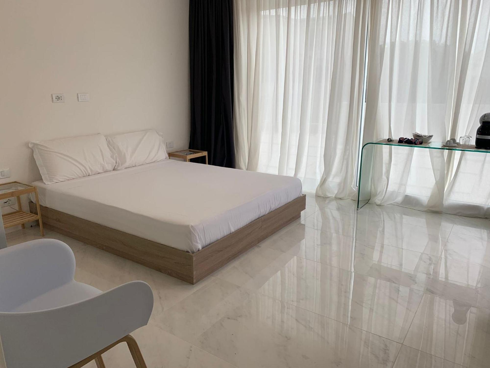 Smart Luxury Suites & Apartments Орозеи Номер фото