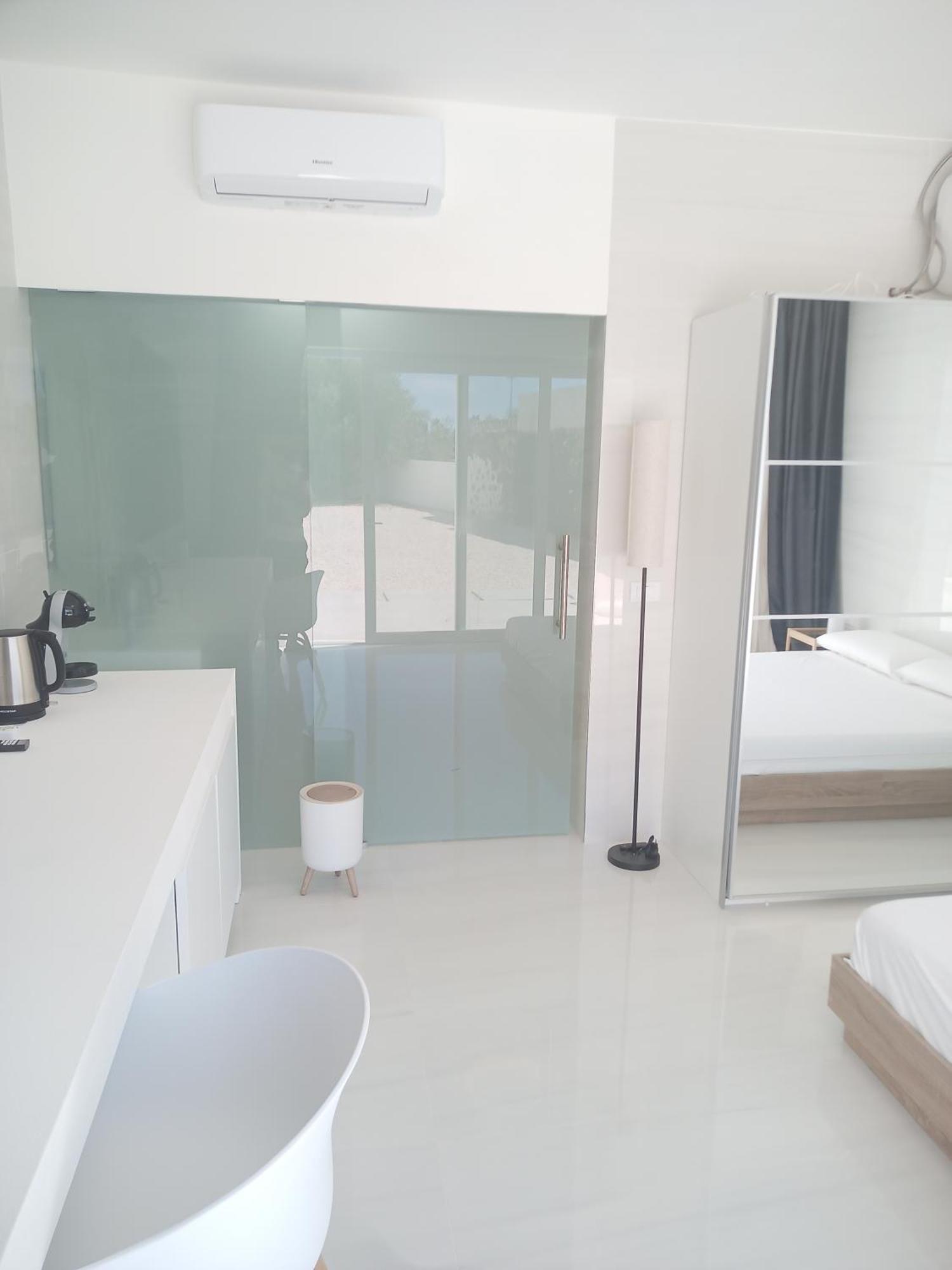 Smart Luxury Suites & Apartments Орозеи Номер фото
